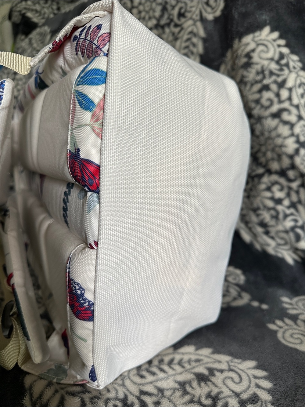 The north face great shape white Jester gardenia floral leaf print backpack - Picture 6 of 10